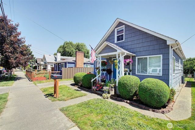 320 Williams Avenue N, Renton