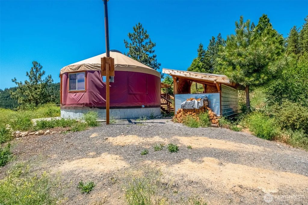 9750 Nahahum Canyon Road, Cashmere