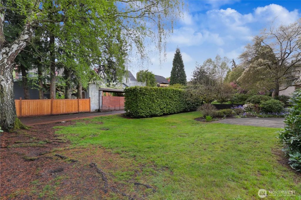 3820 Ne 62nd Street, Seattle