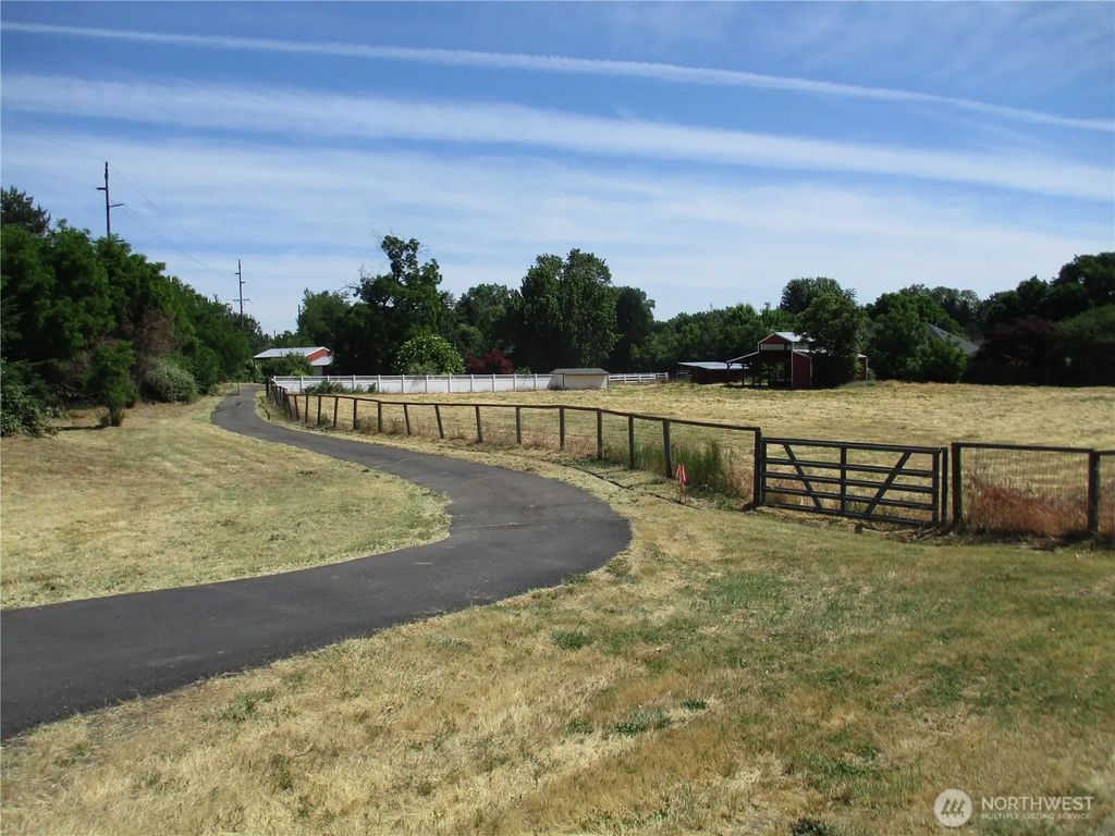 2499 Cottonwood Road, Walla Walla
