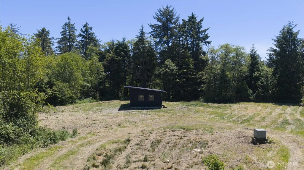 125 Damon Road, Hoquiam