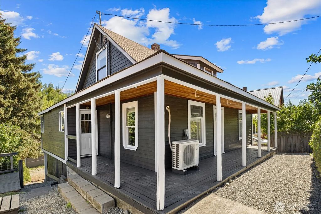 401 S 1st Street, Roslyn