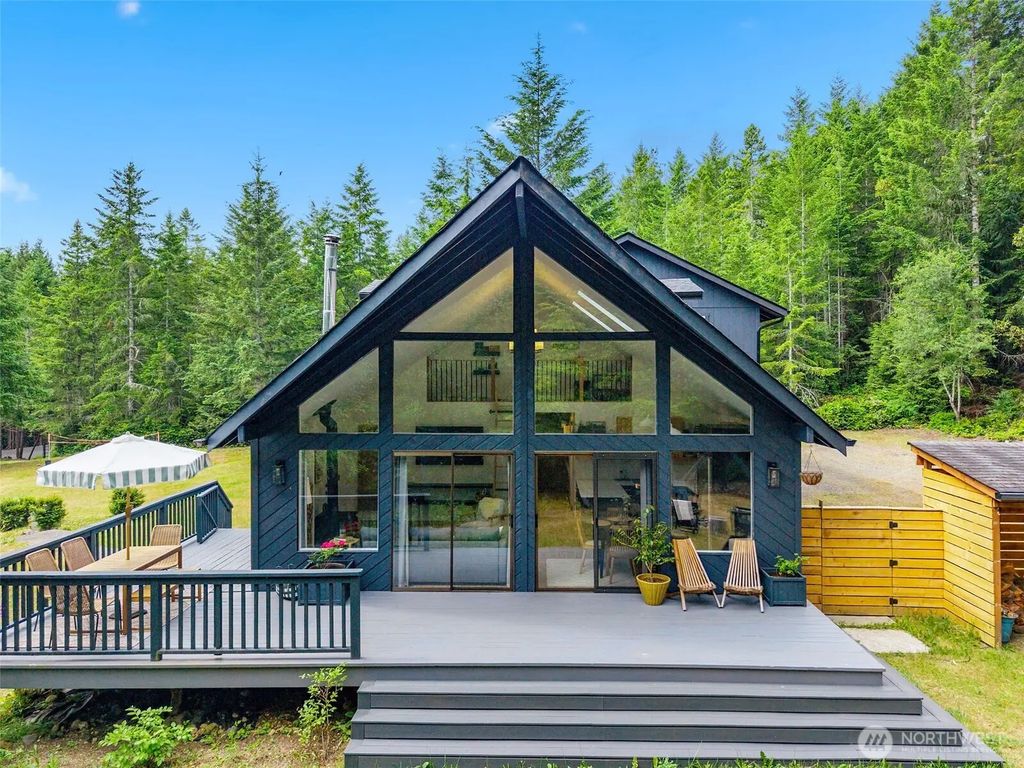 171 Rhododendren Lane, Brinnon