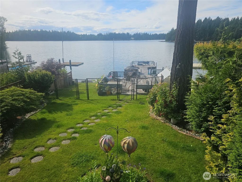 15402 Rose Road Sw, Lakewood