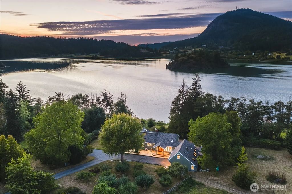 6067 S Campbell Lake Road, Anacortes