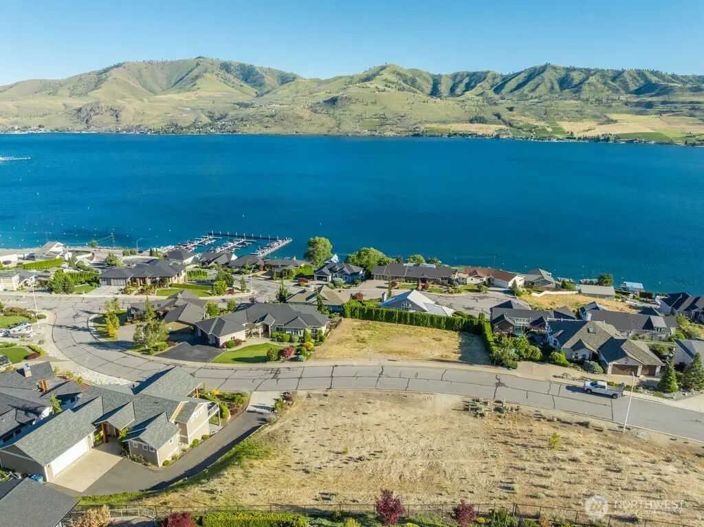 116 Apple Avenue, Chelan
