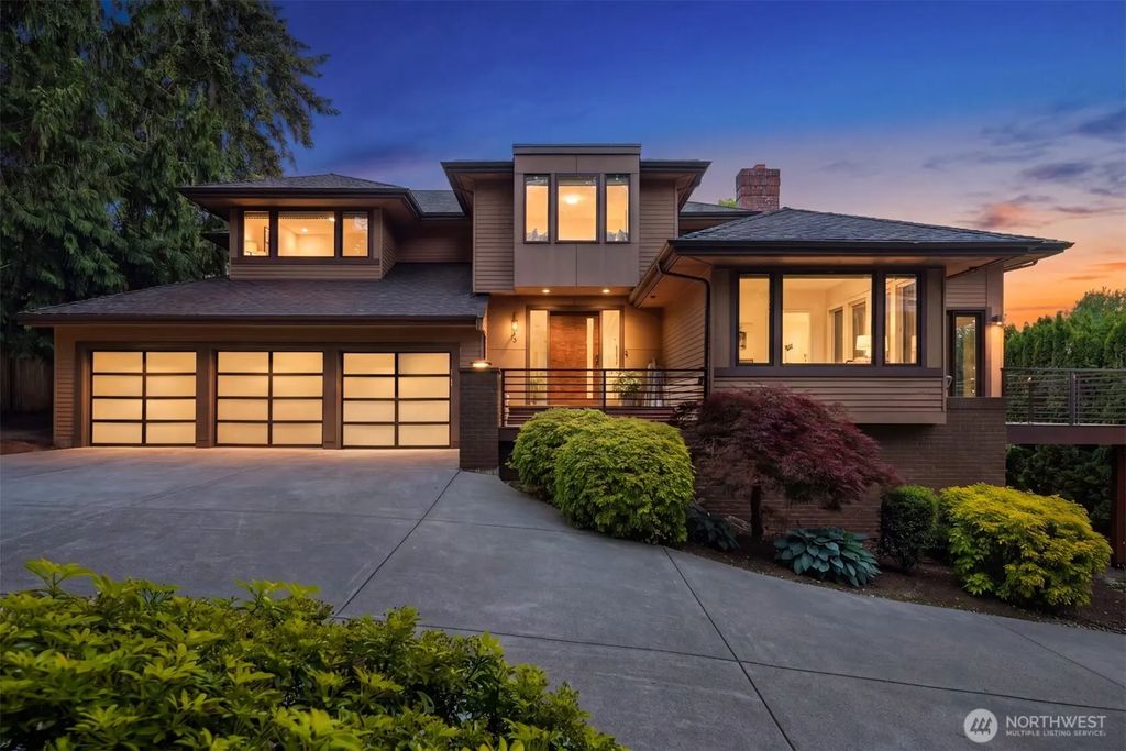 7842 Ne 10th Street, Medina