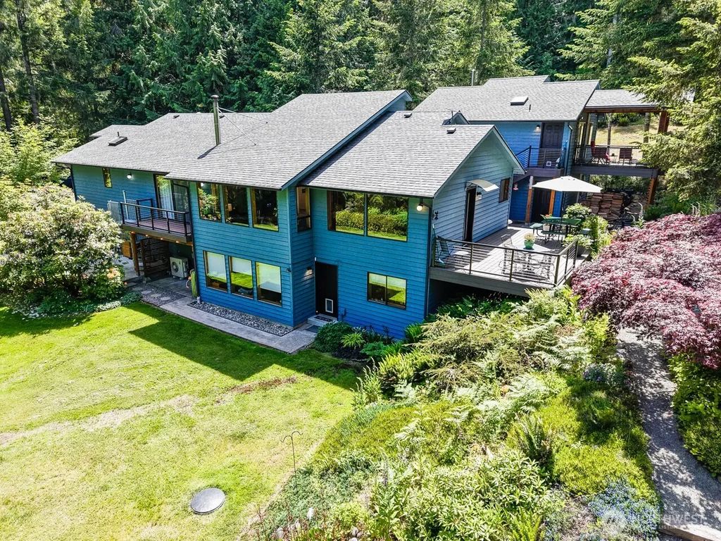 492 Walkabout Way, Port Angeles