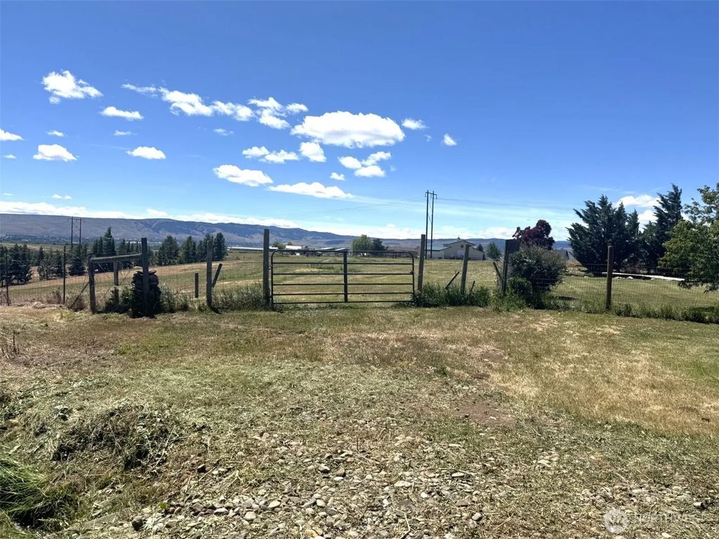 Tucker Lane, Ellensburg