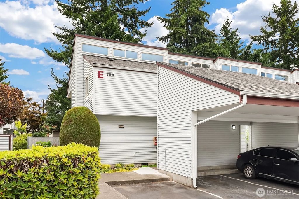 708 6th Avenue S E101, Kent