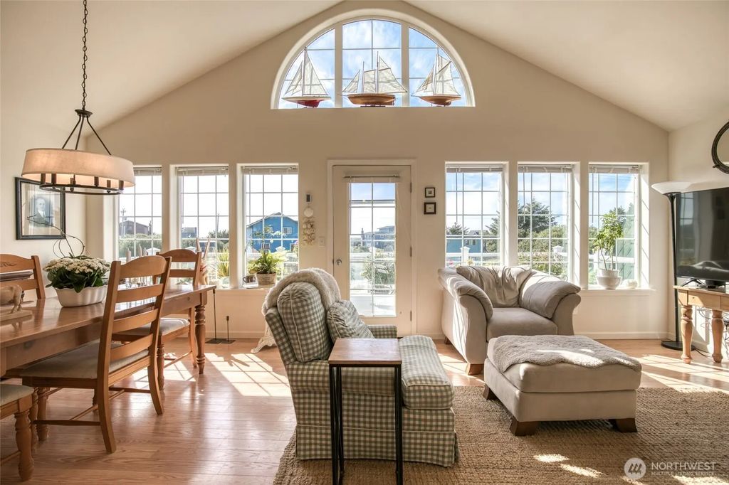 622 Ocean Shores Boulevard Sw, Ocean Shores