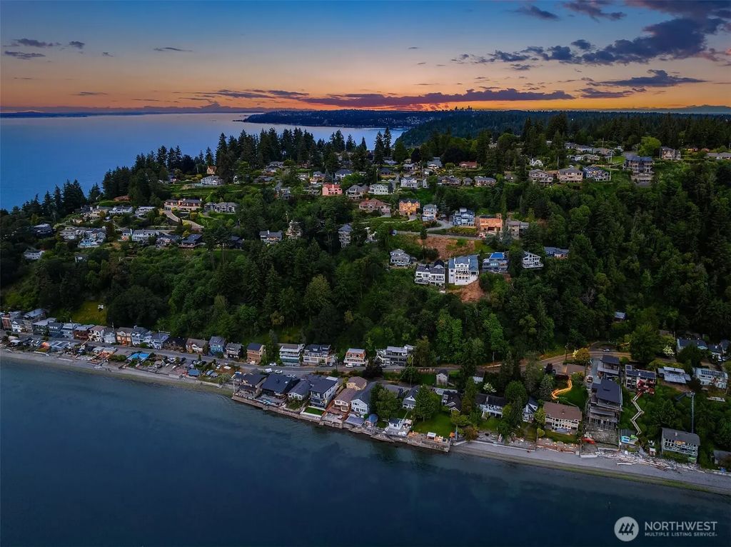 2832 Sw 171st Street, Burien