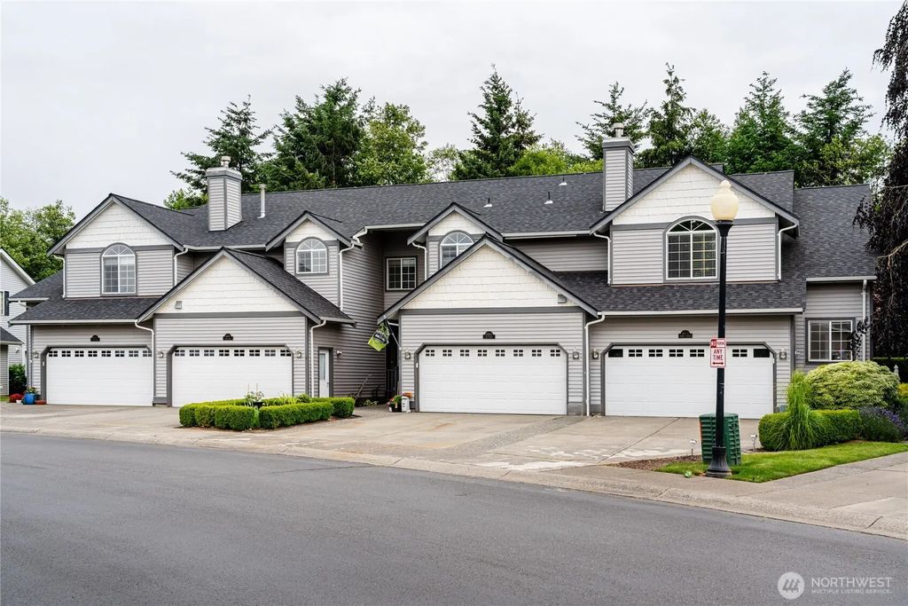 2213 James Circle B, Lynden