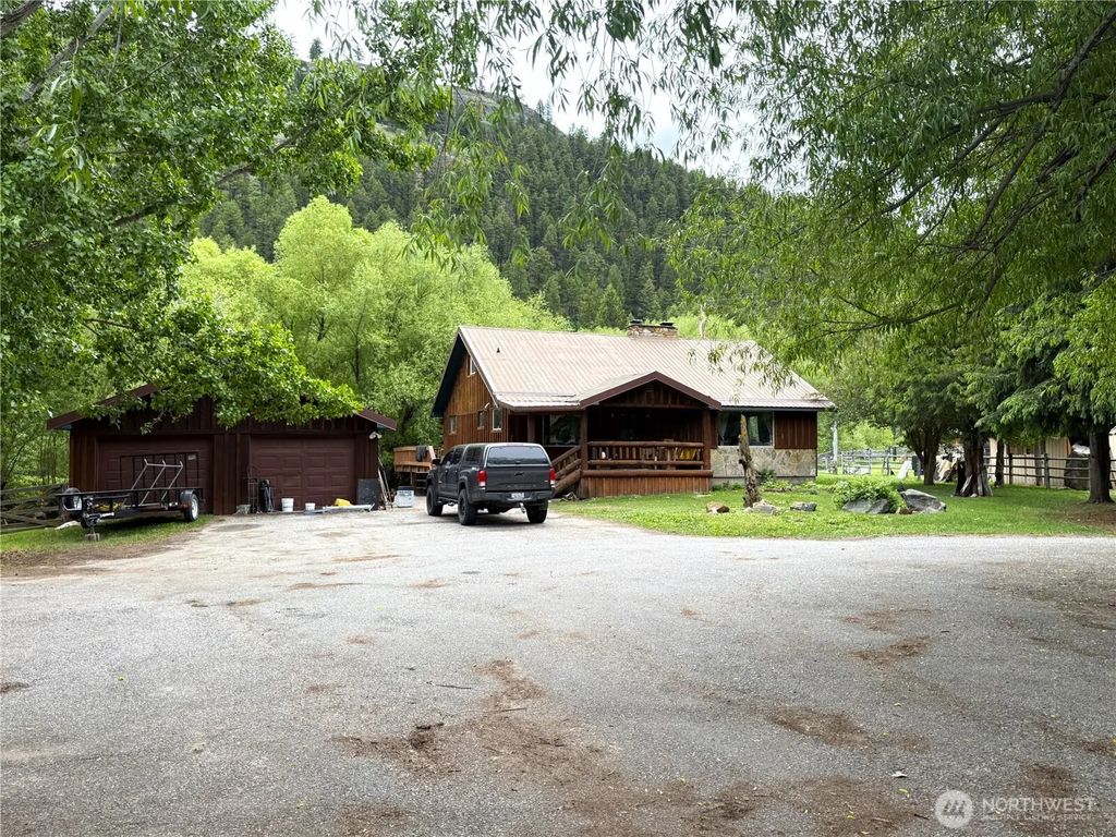 1742 Toroda Creek Road, Wauconda