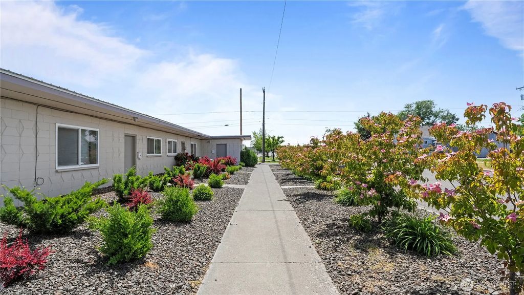 124 W Shoshone Street, Pasco