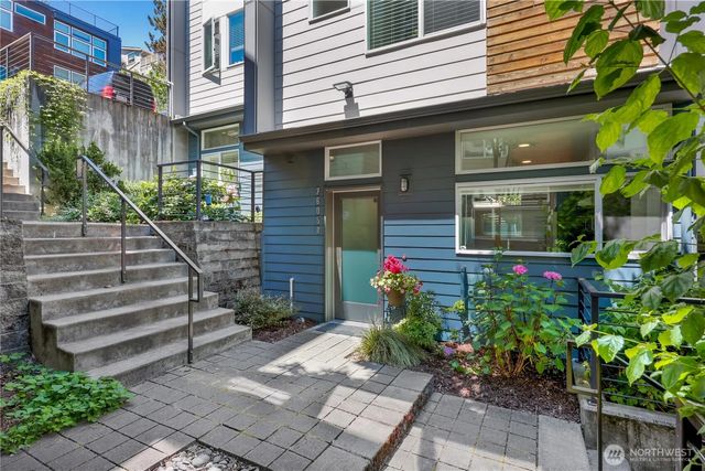 2605 22nd Ave W B, Seattle