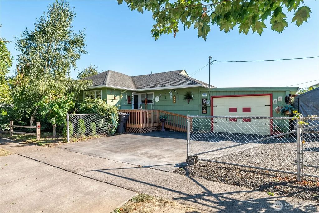 971 19th Avenue, Longview