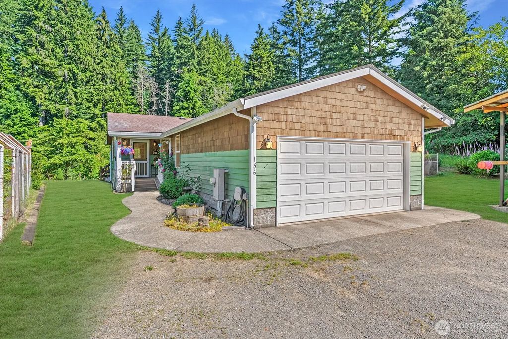 136 Longhorn Road, Amboy