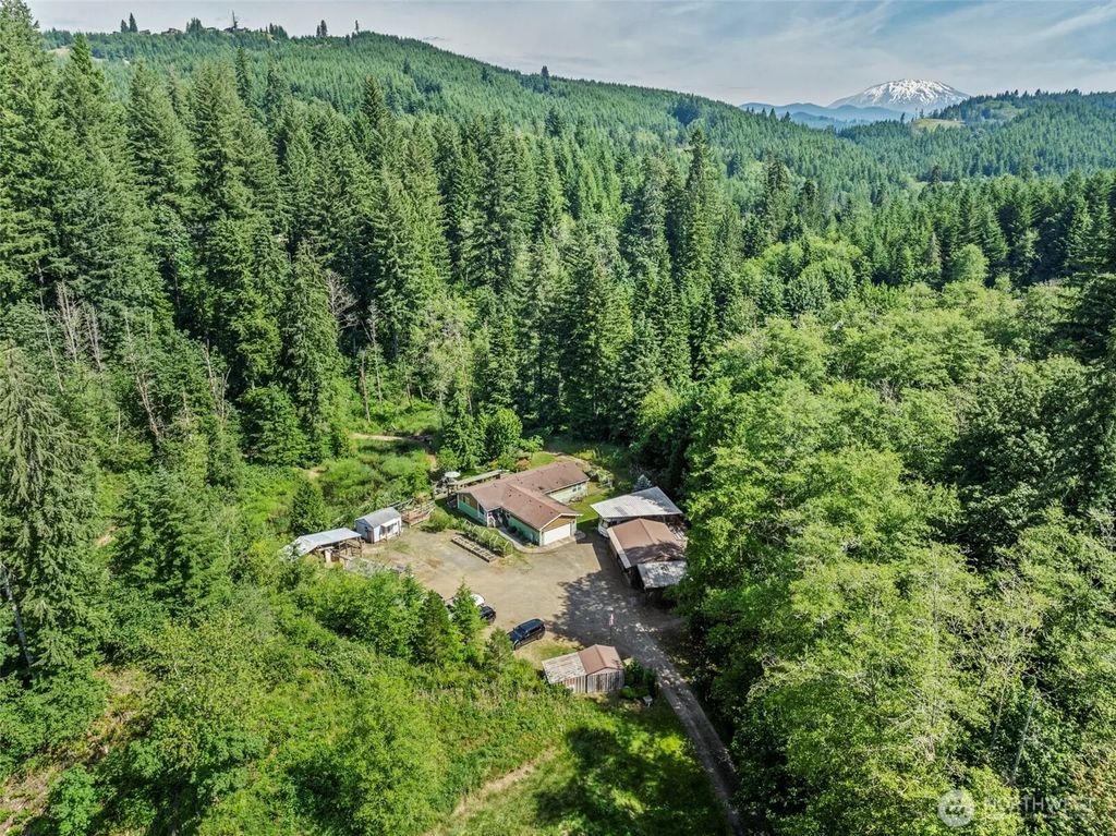 136 Longhorn Road, Amboy