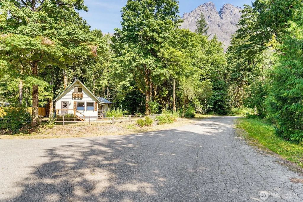 64464 Ne 180th Street, Baring