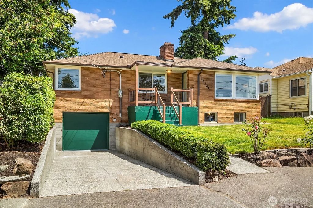 12742 Palatine Avenue N, Seattle