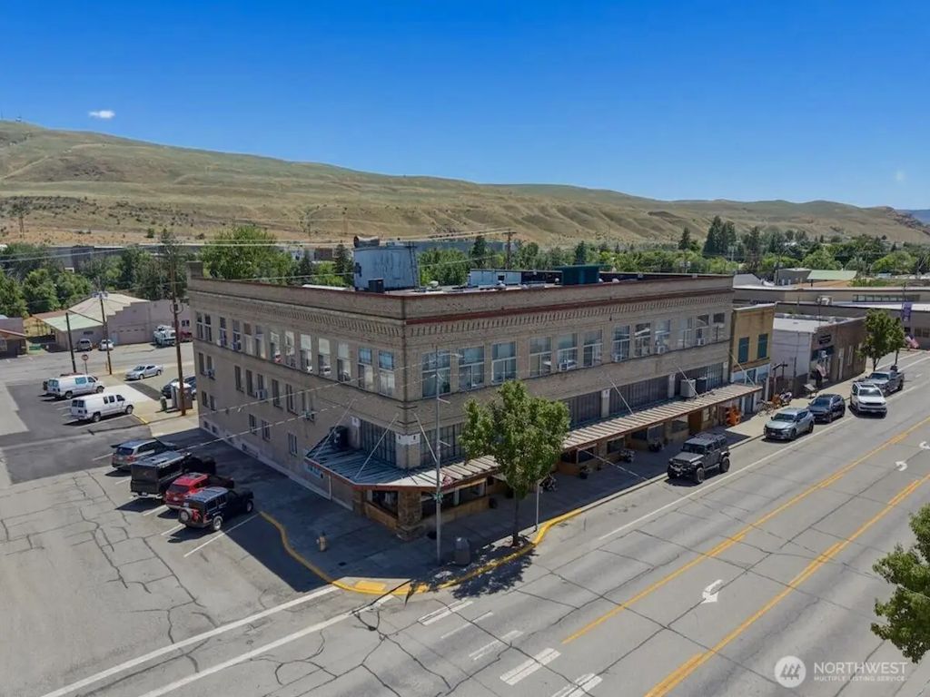 203 2nd Avenue S, Okanogan