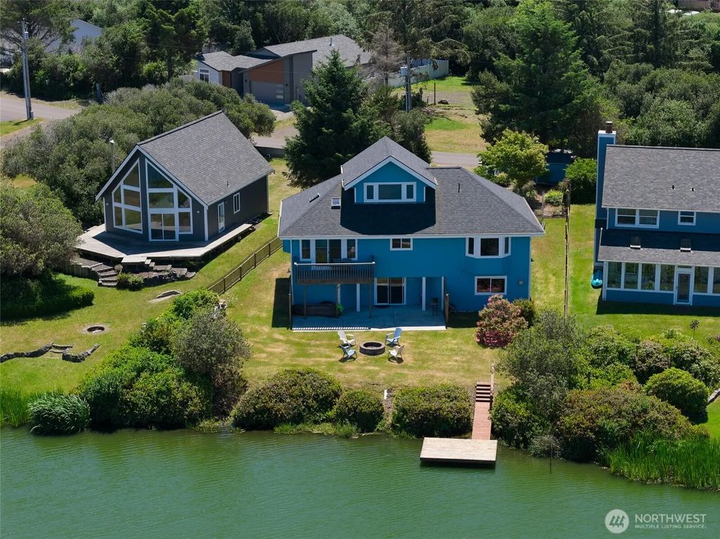 142 Sea Breeze Loop Se, Ocean Shores