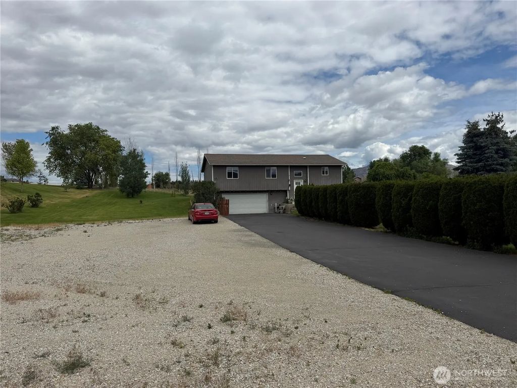324 Omak River Road, Omak