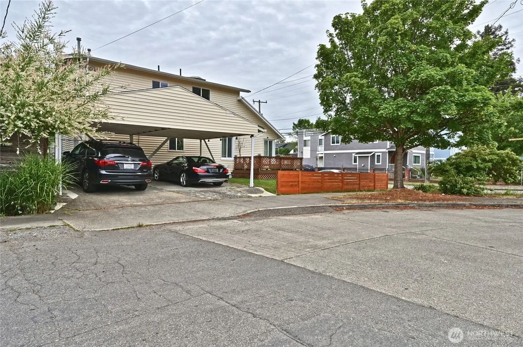 5402 S Cloverdale Street, Seattle