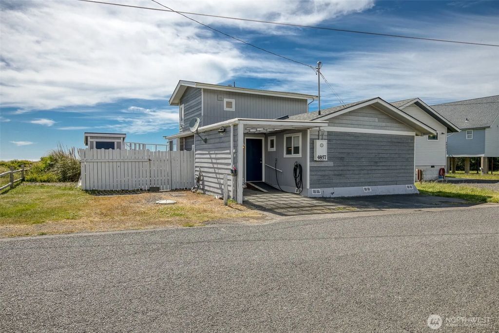 48571 Pacific Avenue, Moclips