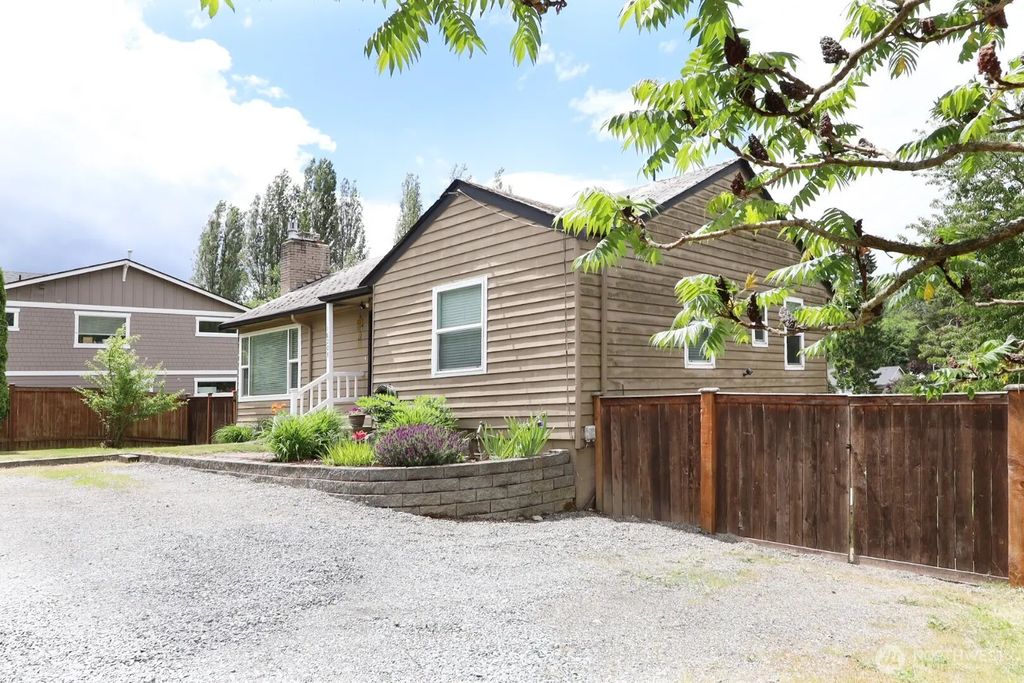 16208 48th Avenue W, Edmonds