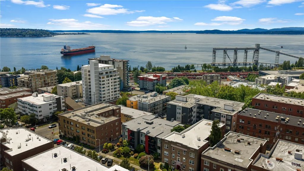 613 4th Avenue W 103, Seattle
