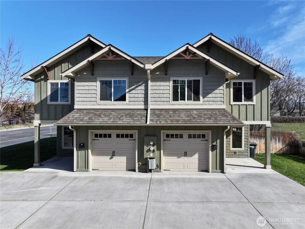 226 E Whitman Drive, College Place