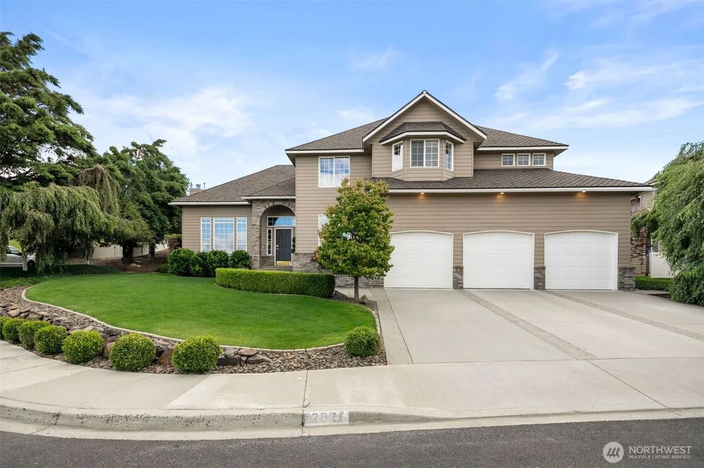 2021 Broadhurst Place, Wenatchee