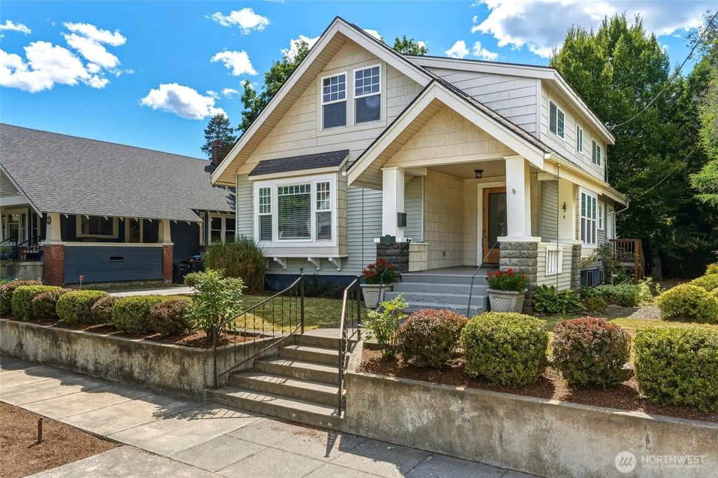 241 N Bellevue Avenue, Walla Walla