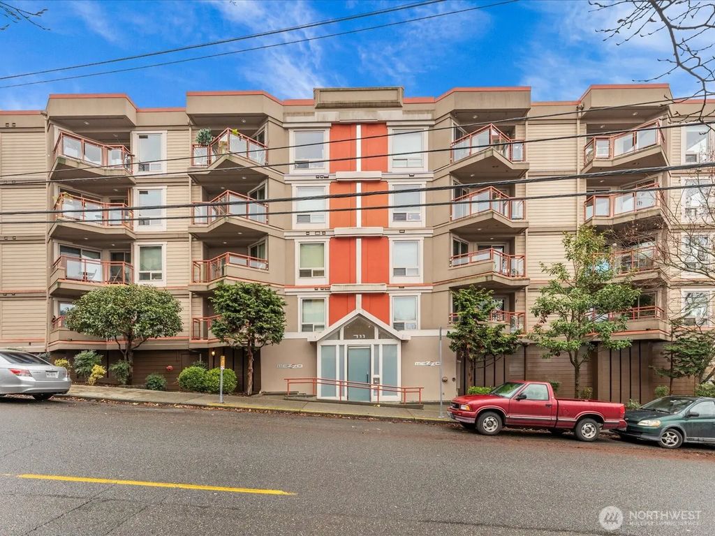 711 E Denny Way 104, Seattle