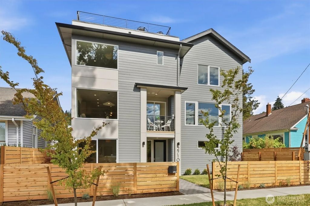 2710 58th Avenue Sw, Seattle