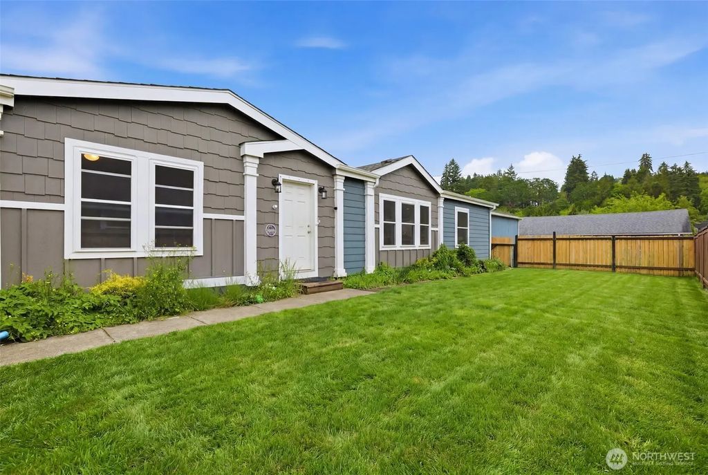 114 S Diamond Street, Centralia