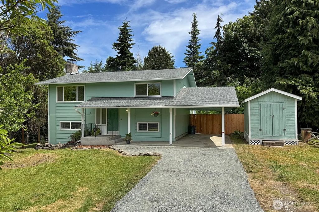 71 Whispering Firs Road, Port Angeles