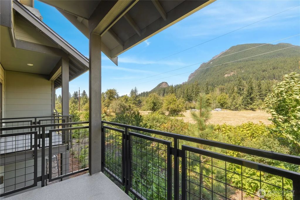 1976 Se 12th Street 1105, North Bend