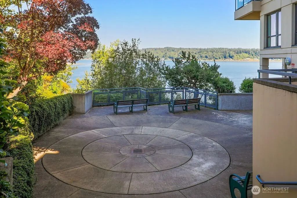400 Washington 115, Bremerton