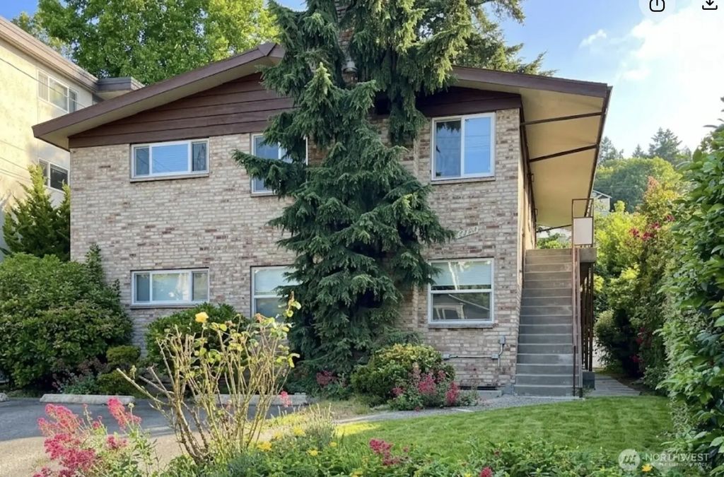 6746 24th Avenue Nw, Seattle