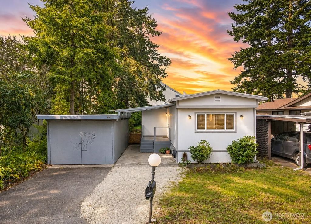 8516 32nd Court S 103, Lakewood