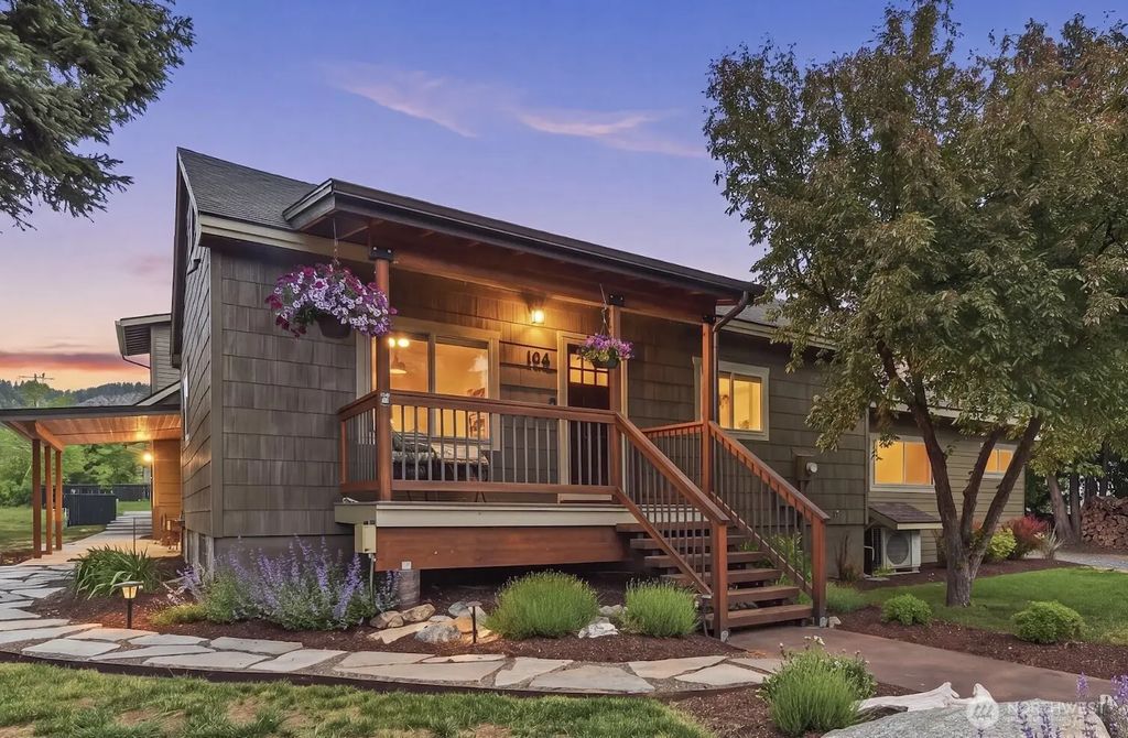 106 Evans Street, Leavenworth