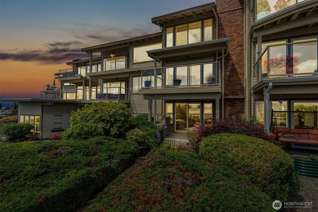6402 E Side Drive Ne 2, Tacoma