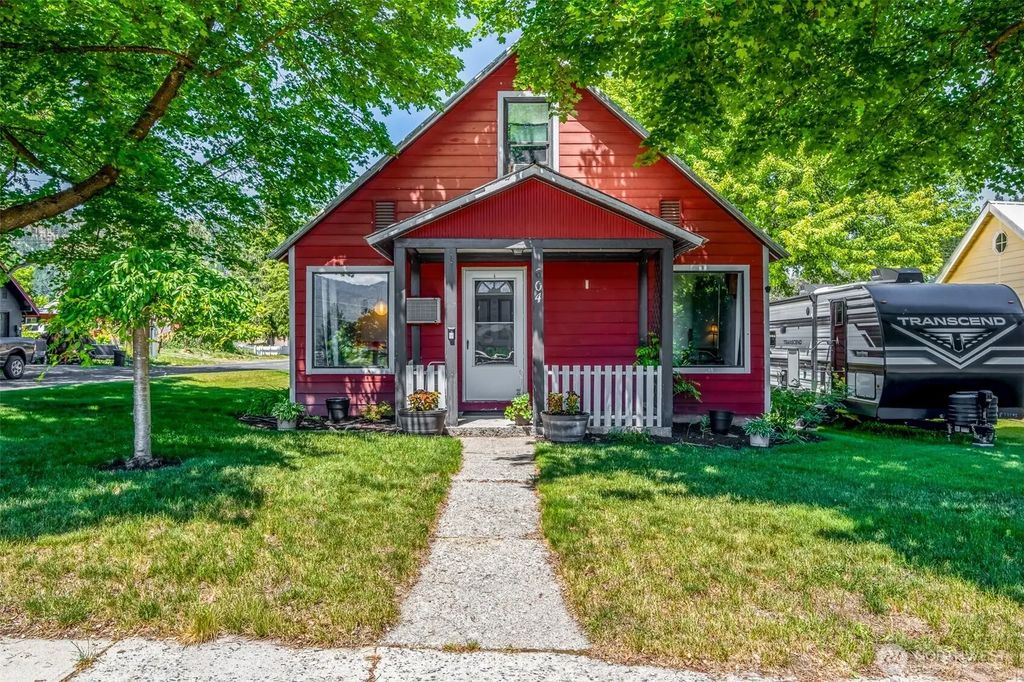604 Cedar Street, Leavenworth
