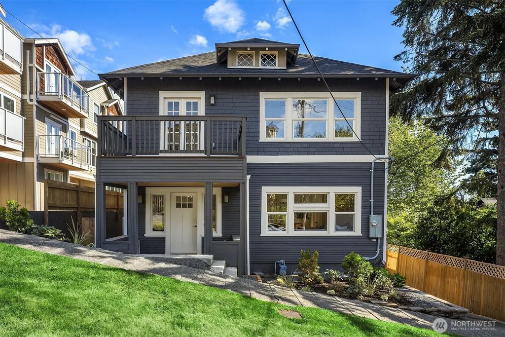 1307 W Boston Street, Seattle