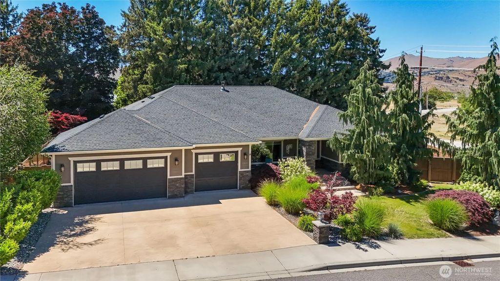 3484 Ashwood Drive, East Wenatchee