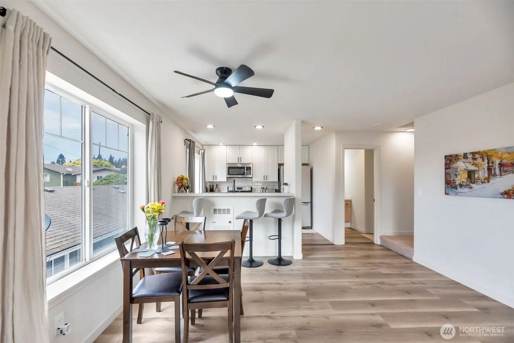 536 N 103rd A, Seattle