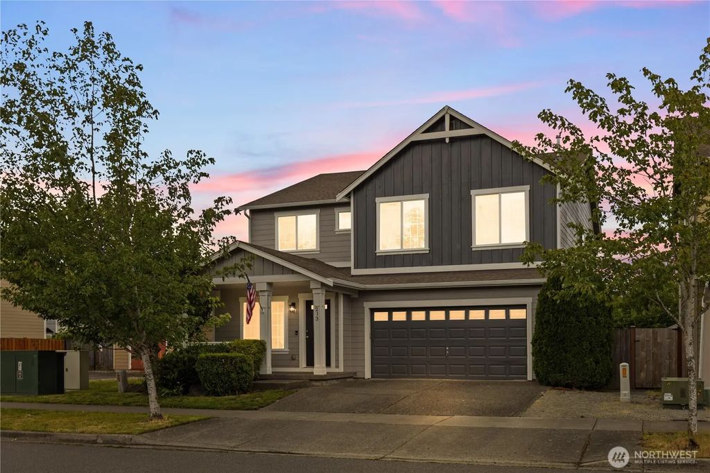 213 Bondgard Avenue E, Enumclaw